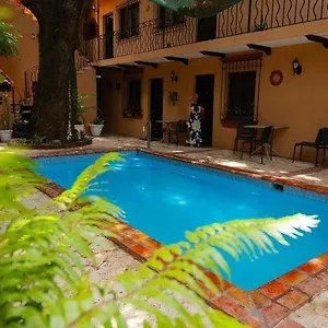 habitacin-desayuno-jacuzzi-y-piscina.santodomingobesthotels.com/